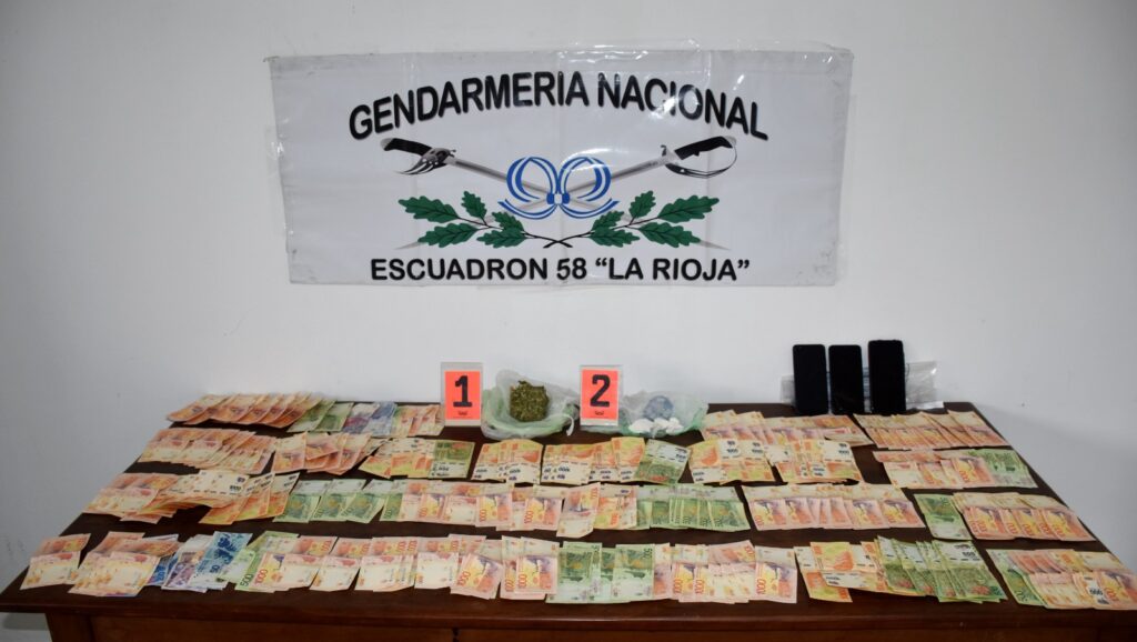 dinero_marihuana_y_cocaina