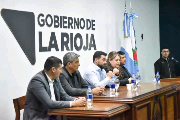 FB_IMG_16934112320884768